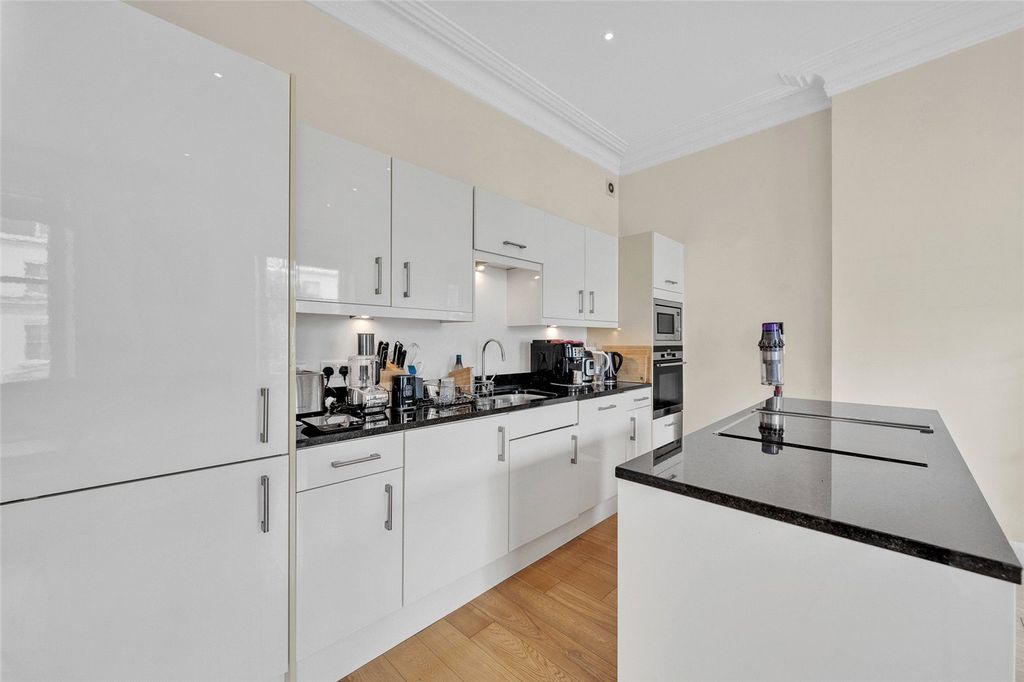 Property photo 3 of 13 Picture No. 08