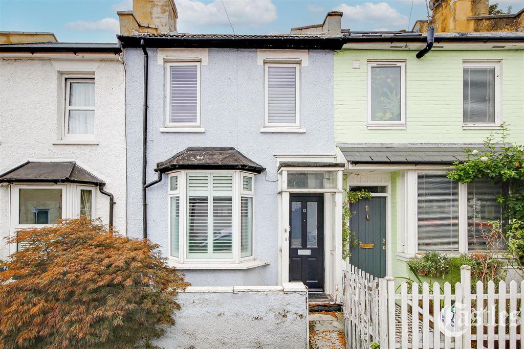 Property photo 1 of 24