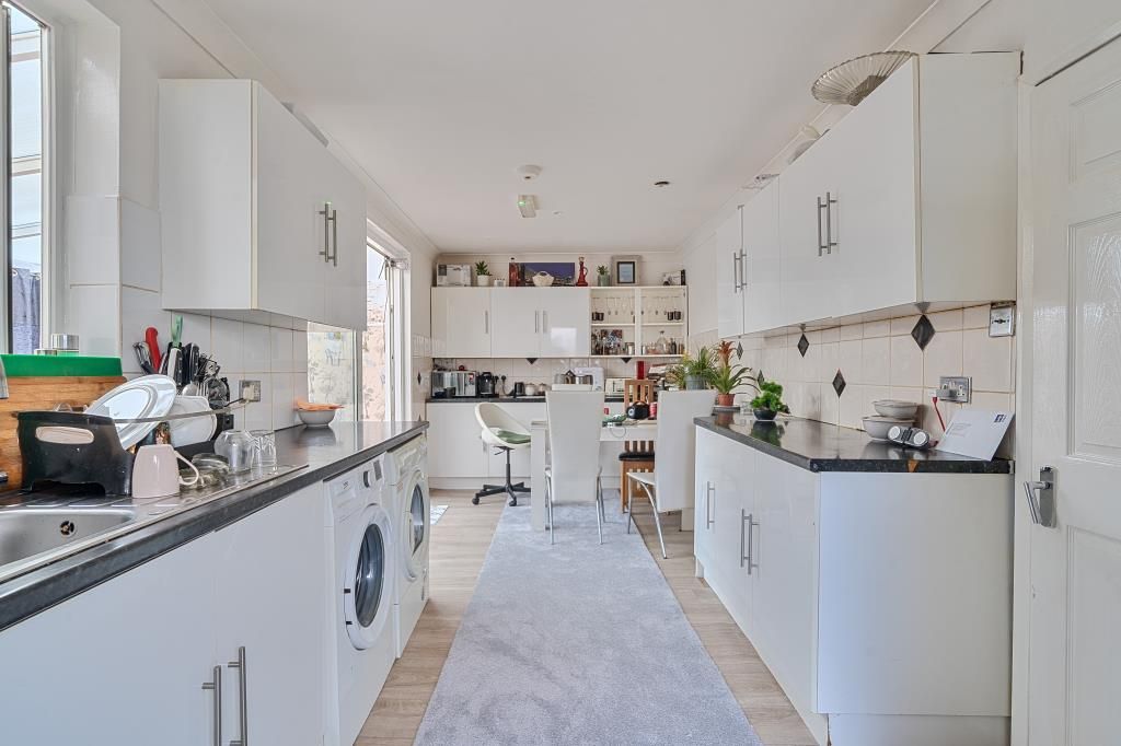 Property photo 2 of 20 Kitchen