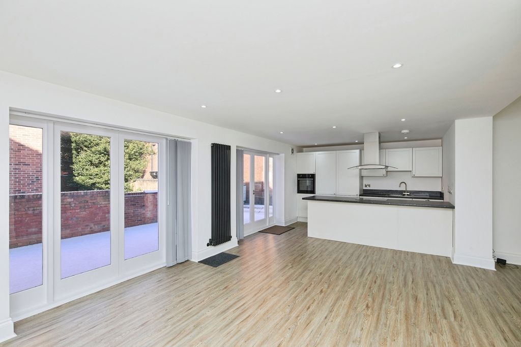 Property photo 3 of 26 Pbox-Img.Jpg