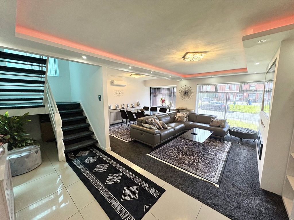 Property photo 2 of 23 Picture No. 17