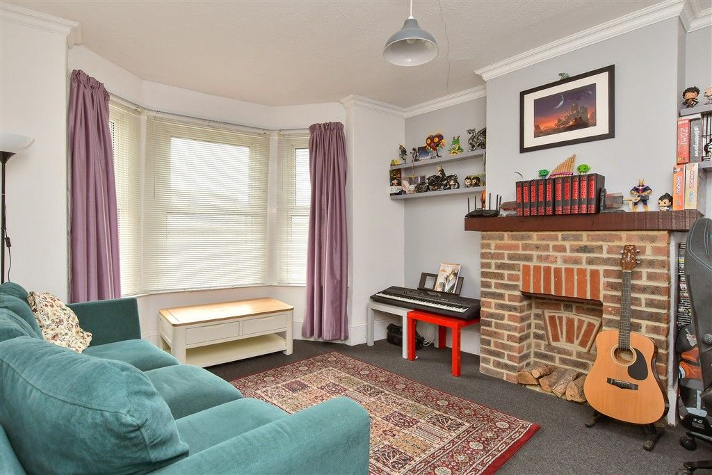 Property photo 2 of 9 Lounge