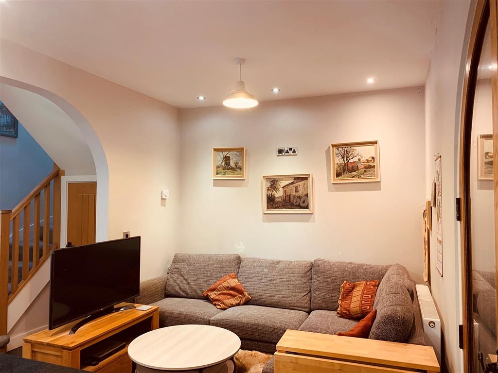 Property photo 3 of 19 Family Area.Jpg