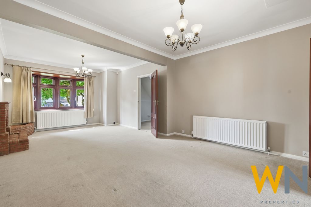Property photo 3 of 34 Photo 24