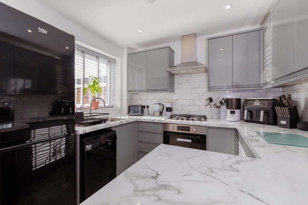 Property photo 1 of 15 Kitchen