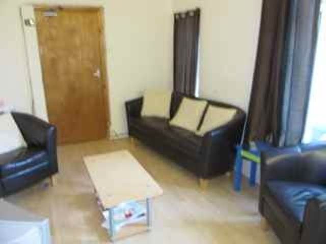 Property photo 2 of 3 Lounge