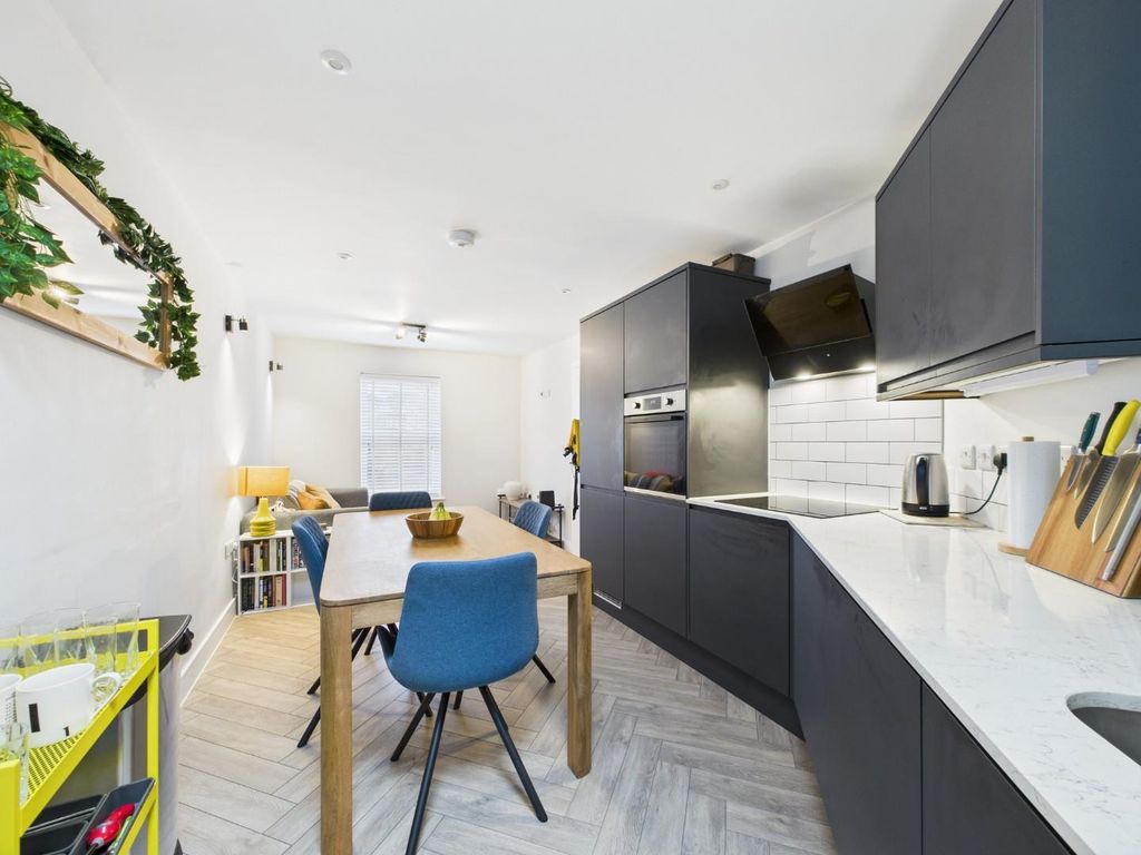 Property photo 2 of 27 Cam01530G0-Pr0343-Still011.Jpg