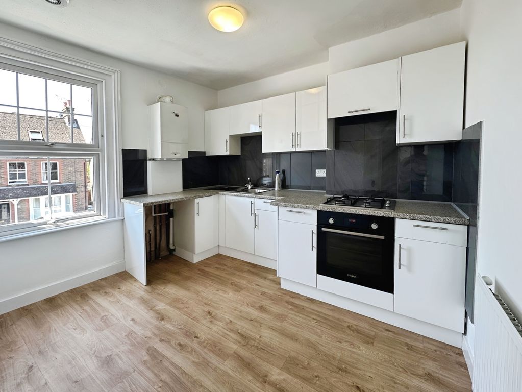 Property photo 2 of 7 Kitchen