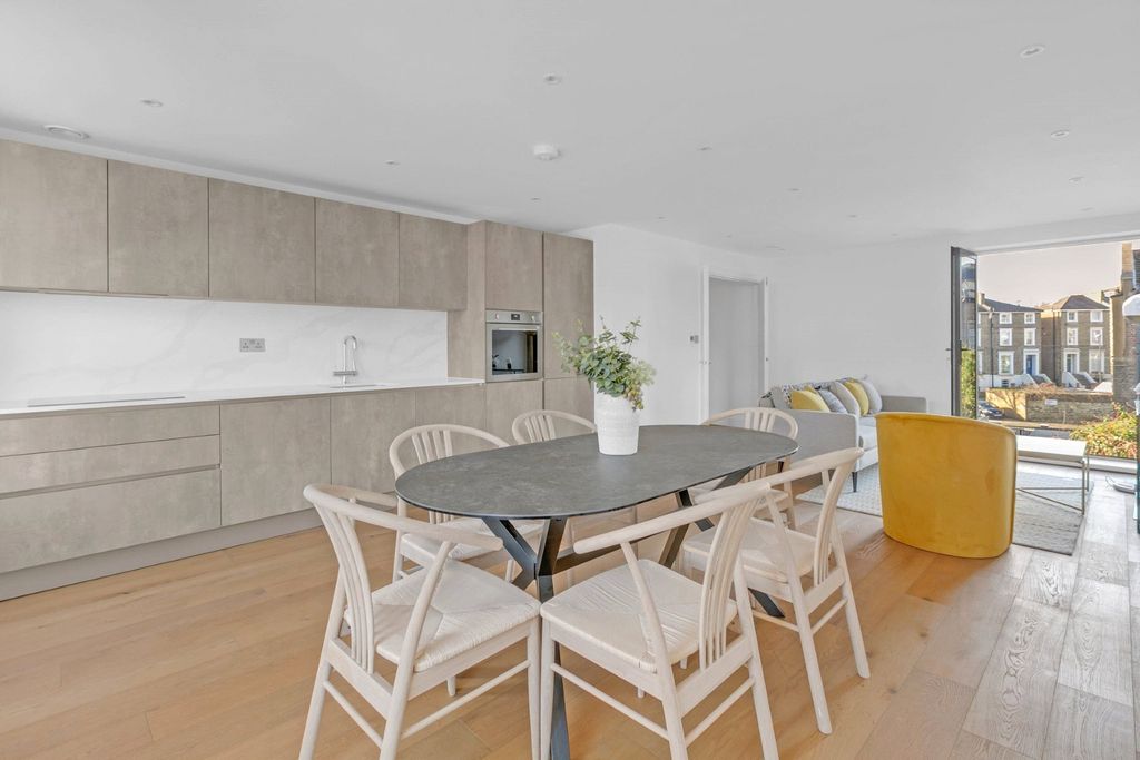 Property photo 1 of 13 Picture No. 01