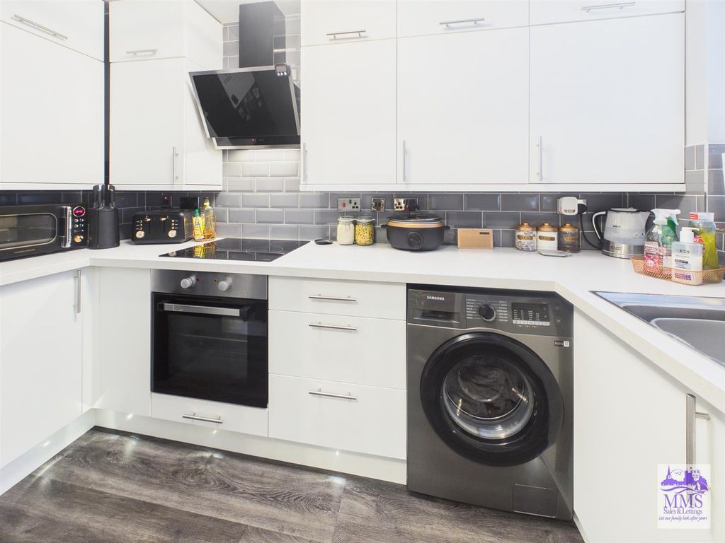 Property photo 3 of 15 Cam04098G0-Pr0159-Still002.Jpg