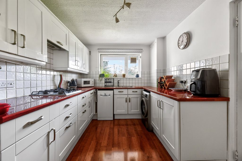 Property photo 2 of 20