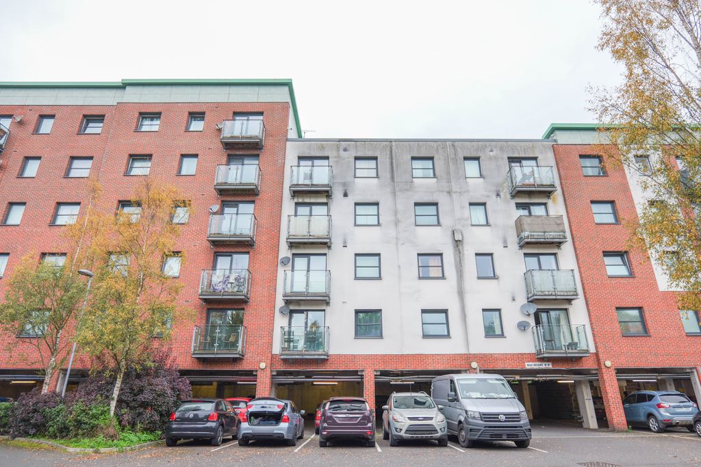 Property photo 1 of 20