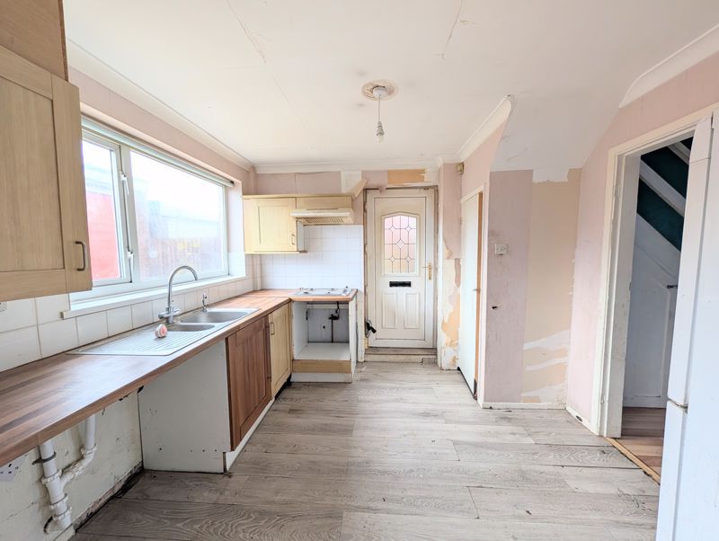 Property photo 2 of 13 Kitchen