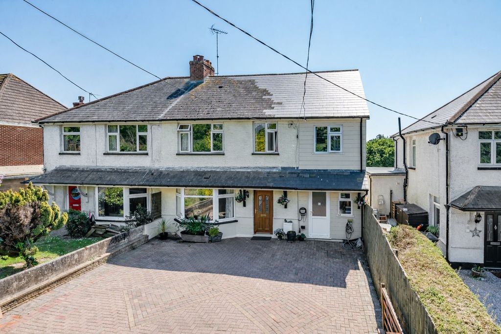 Property photo 1 of 28