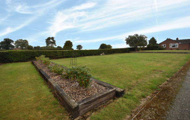 Property photo 3 of 14 Front Garden