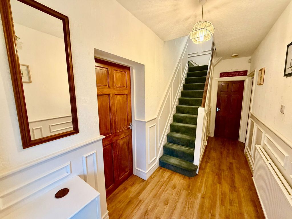 Property photo 2 of 26