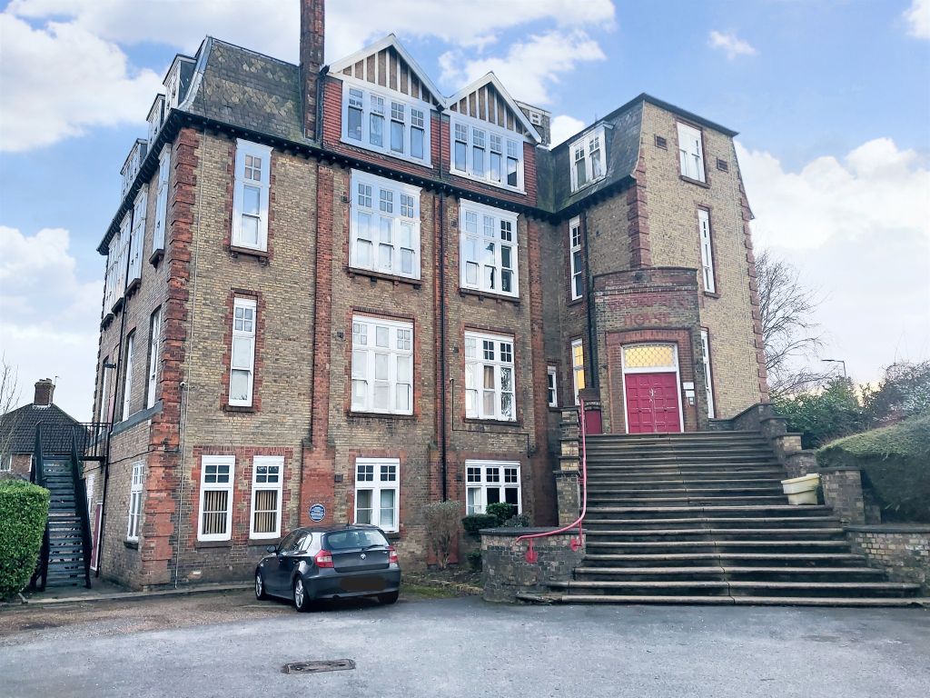 Property photo 1 of 12