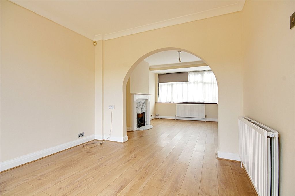 Property photo 2 of 15 Picture No. 14