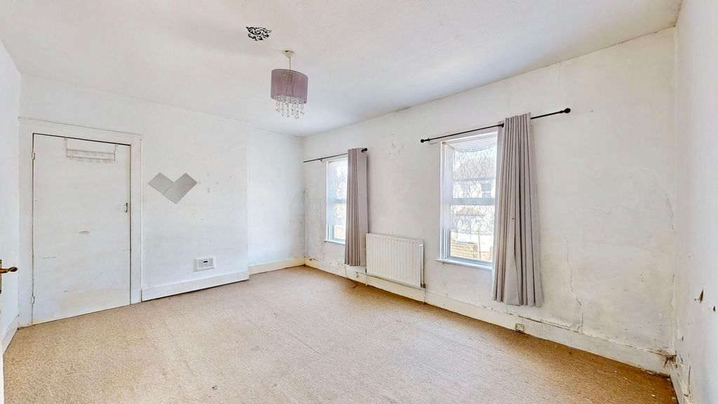 Property photo 2 of 17 Photo 16