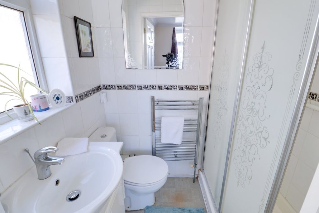 Additional image 13 of 2 bed detached bungalow for saleUpminster Road North, Rainham RM13