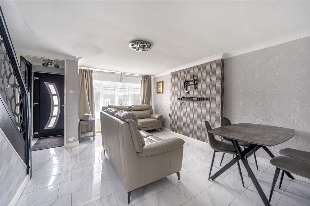 Property photo 3 of 21 939071 (2).Jpg