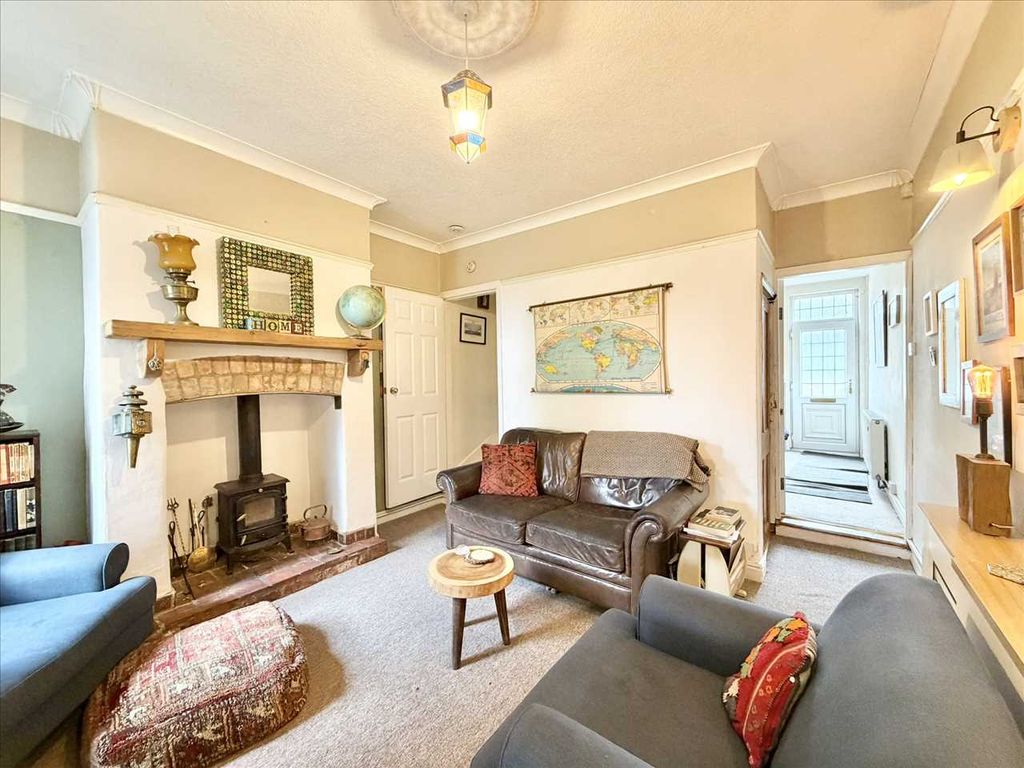 Property photo 3 of 27