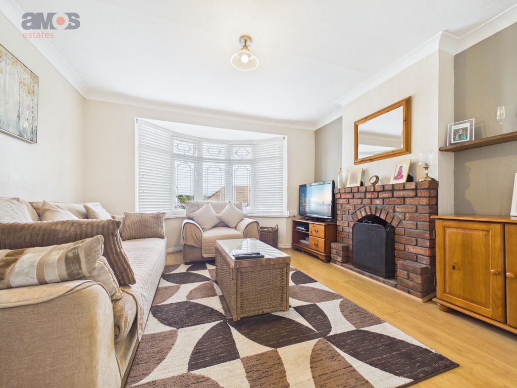 Property photo 3 of 13 5437826