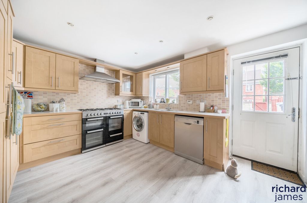 Property photo 2 of 10 1E8c749c53334De98A7Ad3c6Ec29A536
