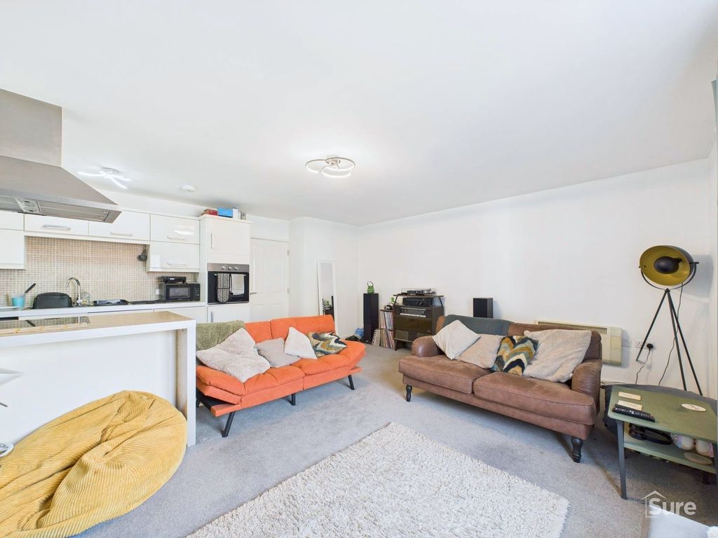 Property photo 2 of 8