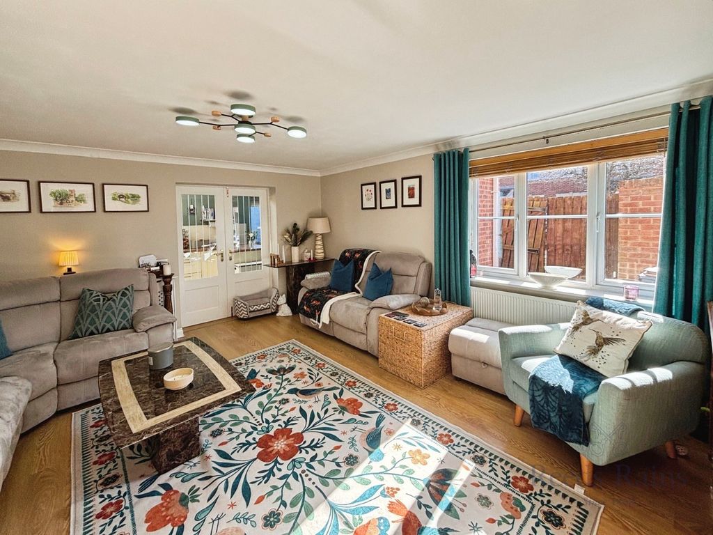 Property photo 2 of 22 Picture No. 16