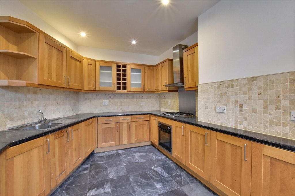 Property photo 2 of 15 Picture No. 03