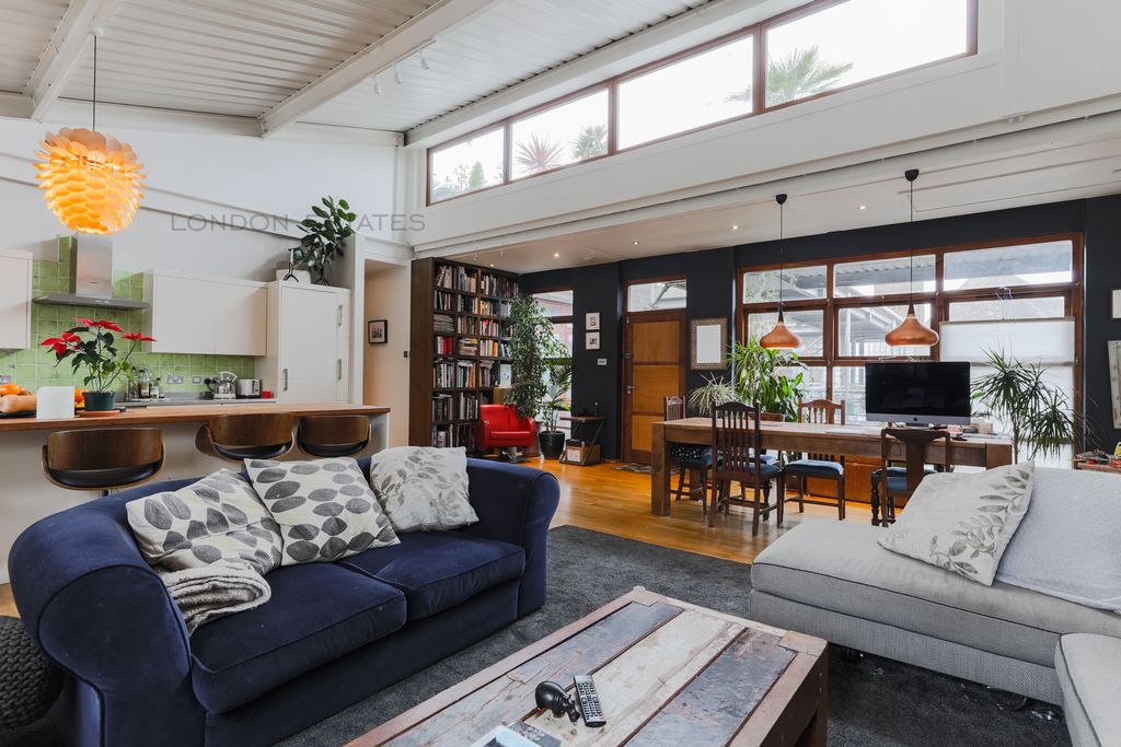 Property photo 1 of 22 Photo 5