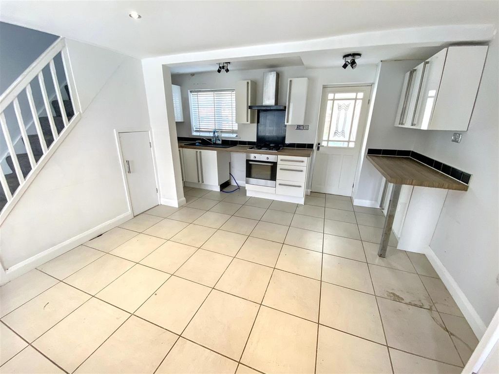 Property photo 2 of 9 Kitchen (1).Jpg