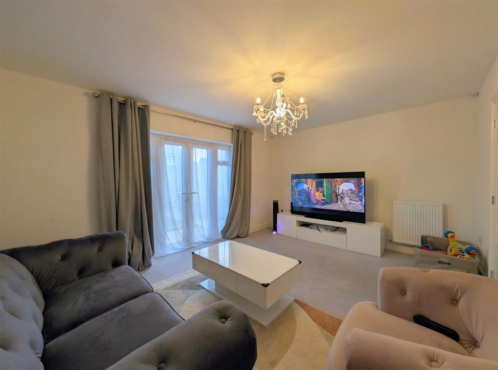 Property photo 2 of 16