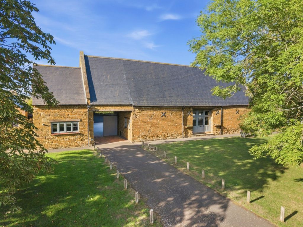 Property photo 1 of 44