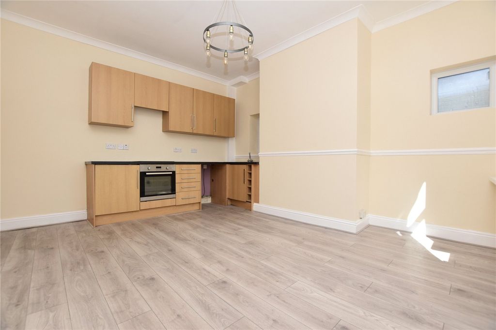 Property photo 2 of 14 Picture No. 09