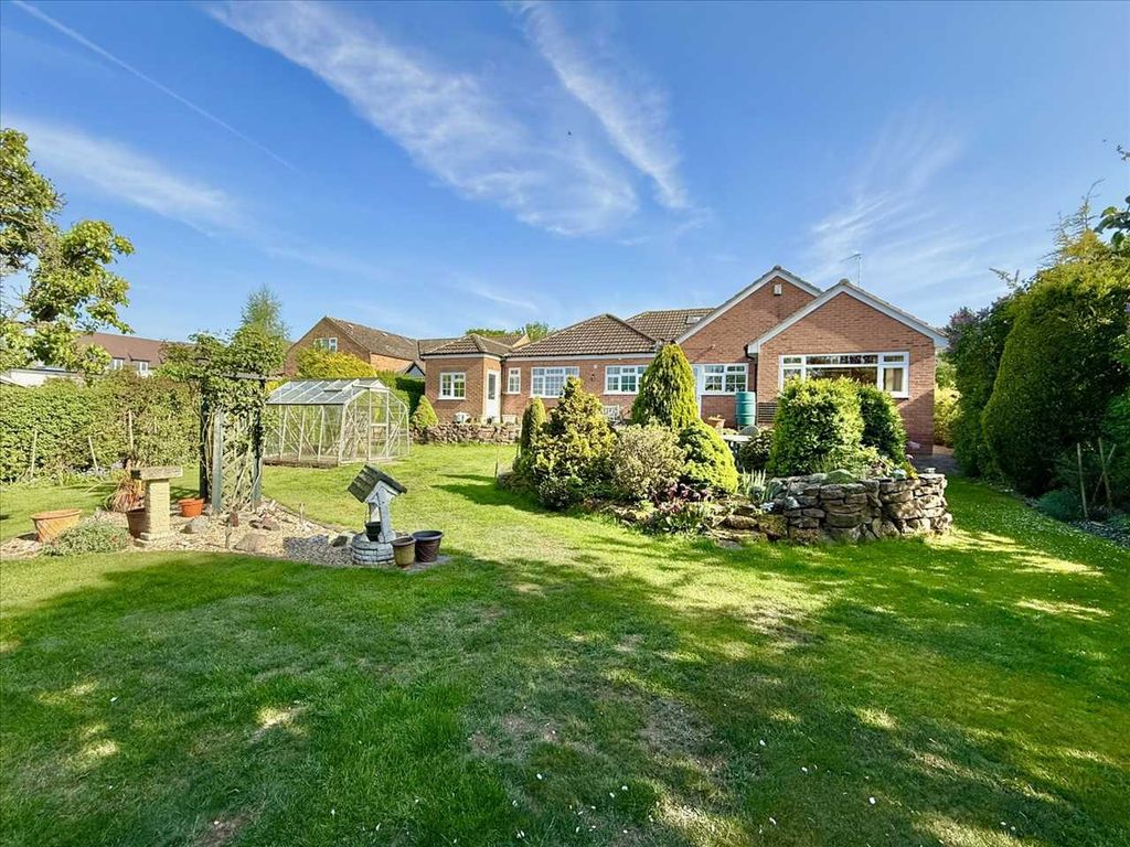 Property photo 2 of 33