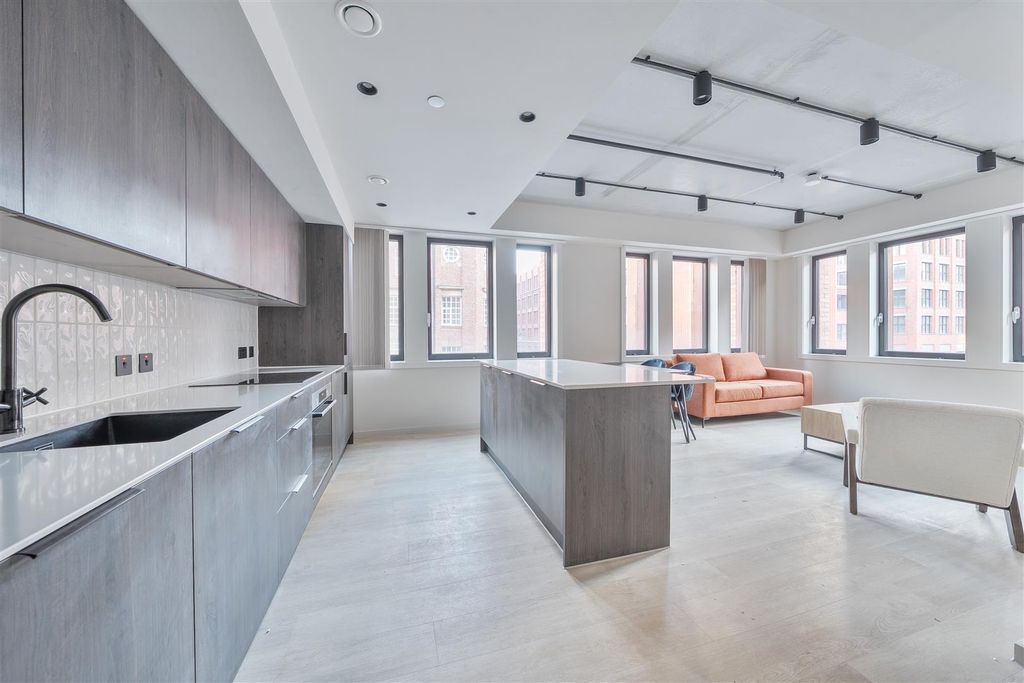 Property photo 1 of 12 1394466-6-695B8Eaf9Ebce.Jpg