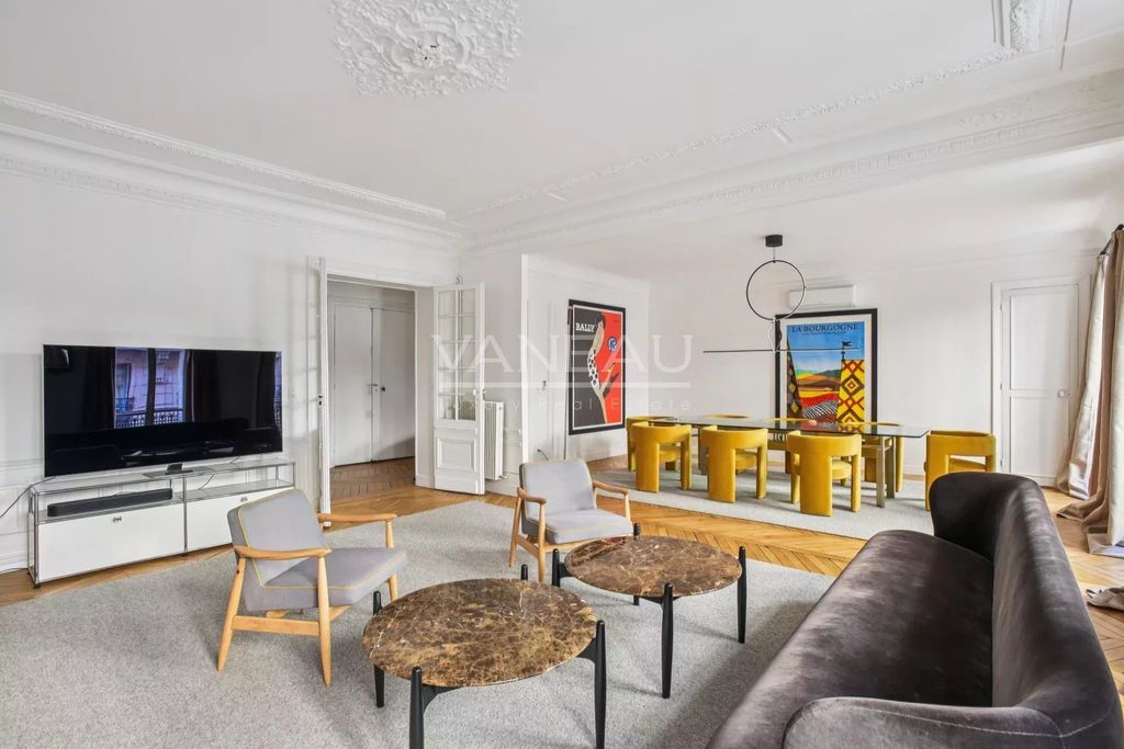 Property photo 1 of 13 Paris VIII - Saint-Philippe-Du-Roule - A Refined Setting Ready To Live In