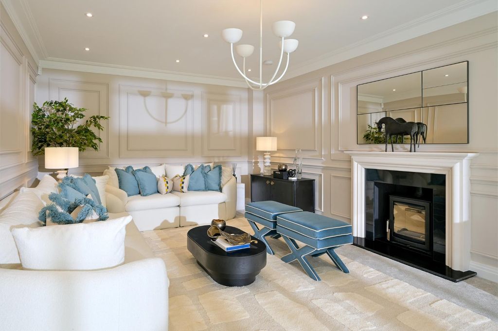 Property photo 2 of 17 Show Home Living