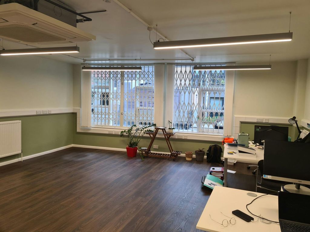 Property photo 2 of 5 Int 1.Jpg