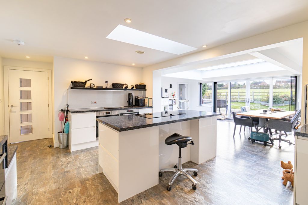 Property photo 3 of 44 4726135