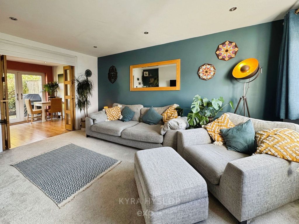 Property photo 3 of 18