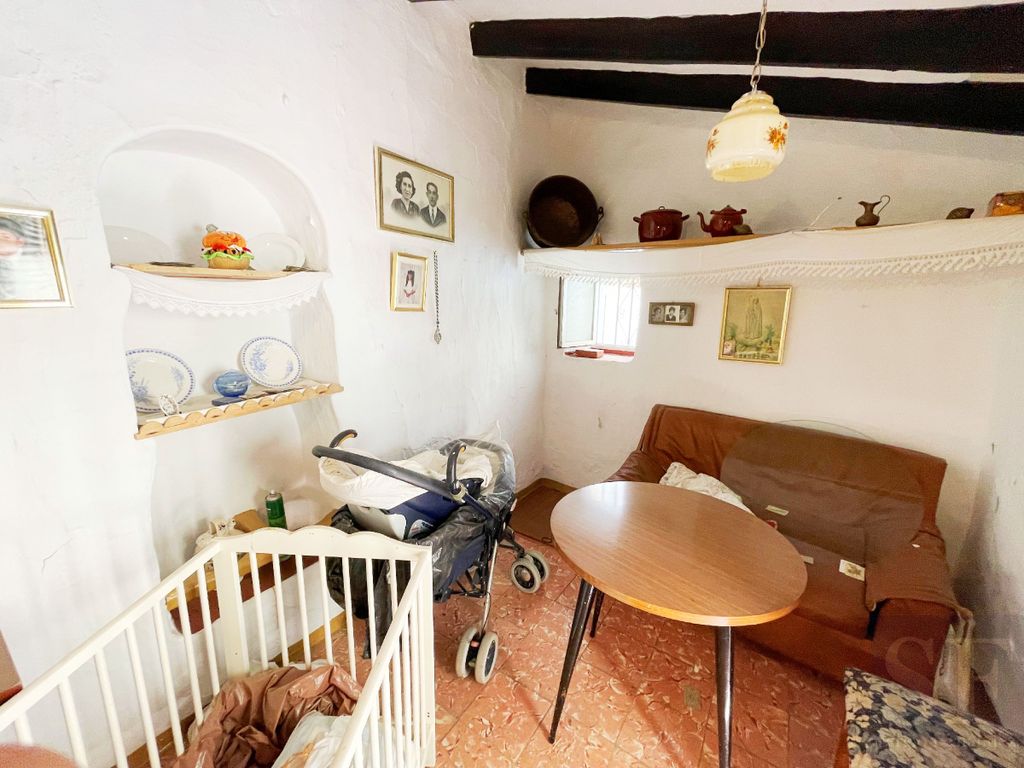Property photo 3 of 18