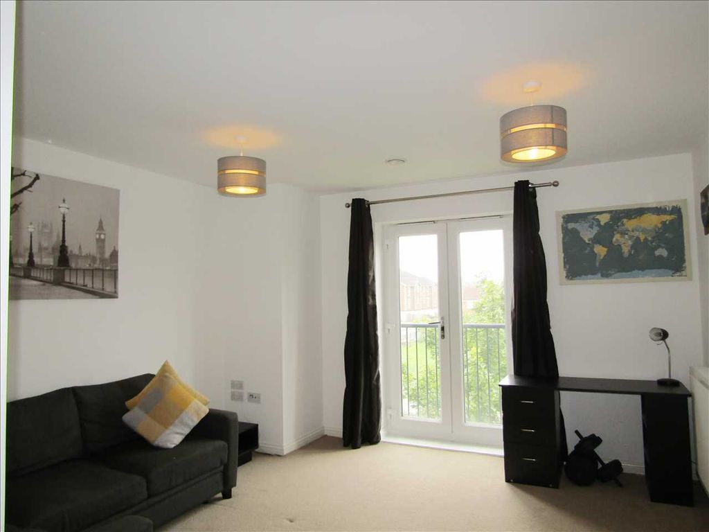Property photo 2 of 8