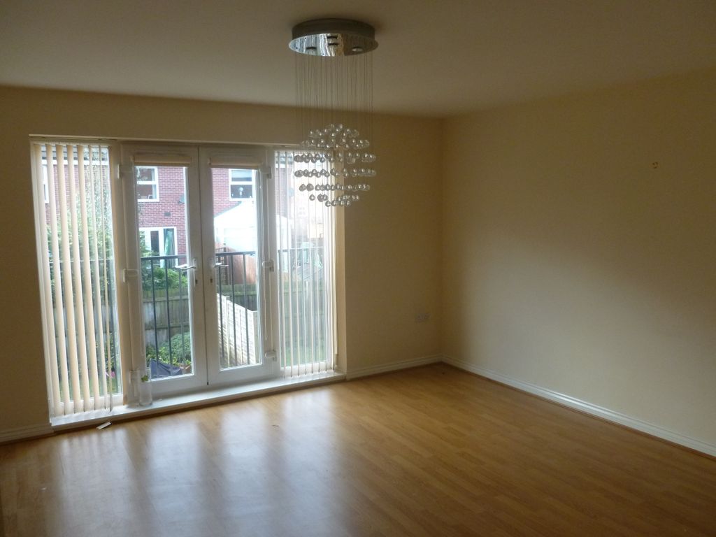 Property photo 3 of 6 Lounge