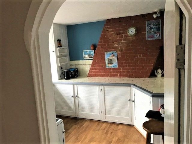 Additional image 4 of 2 bed flat to rentTerminus Road, Cowes PO31