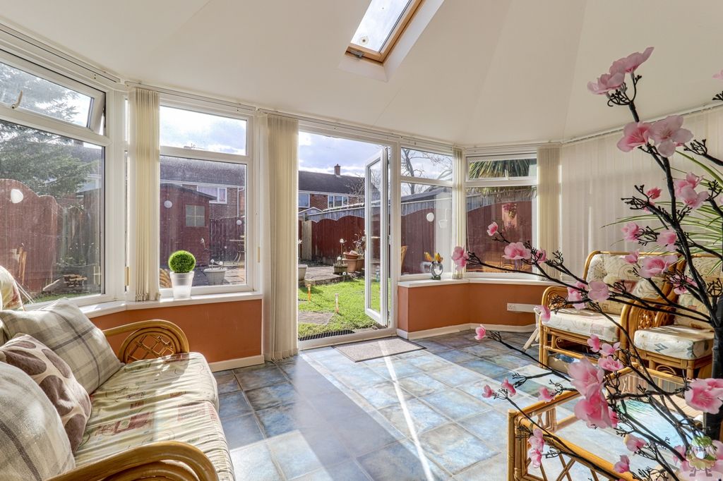 Property photo 3 of 12 Sun1