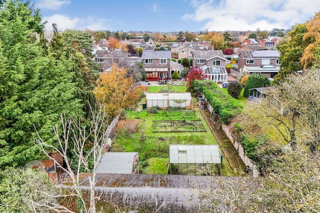 Property photo 1 of 28