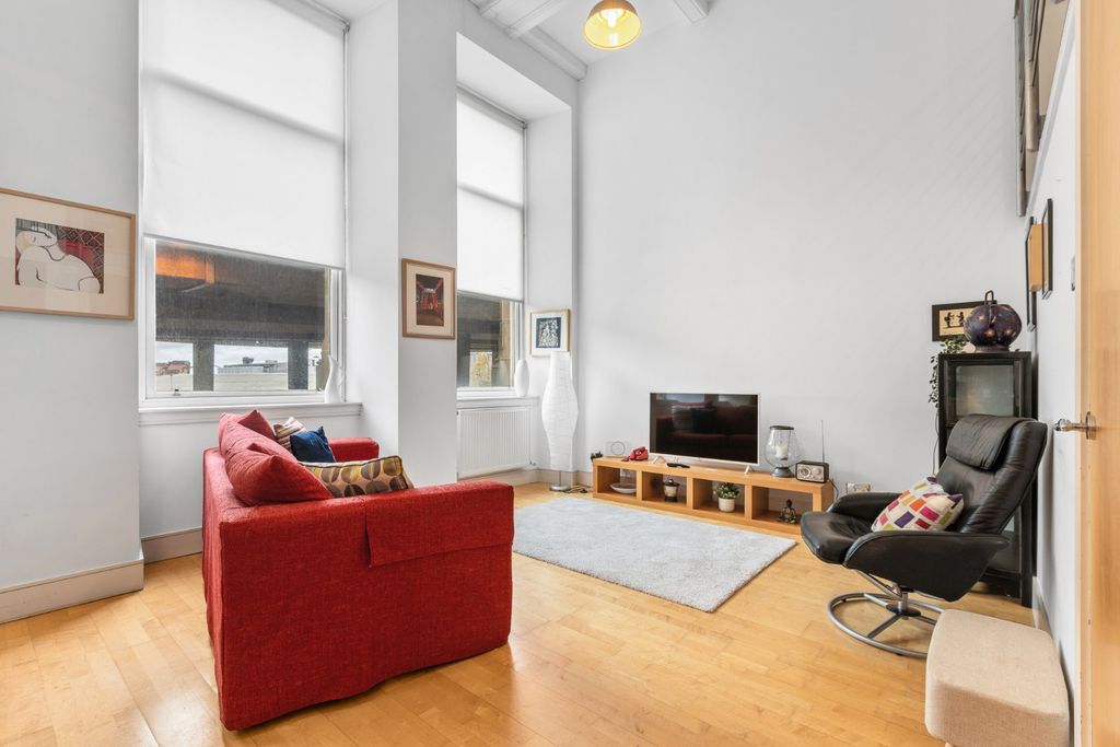 Property photo 2 of 18 Picture 2